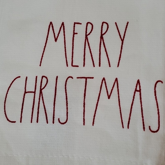 🆕️ Rae Dunn Christmas Kitchen Towels Set of 2 - Picture 4 of 10